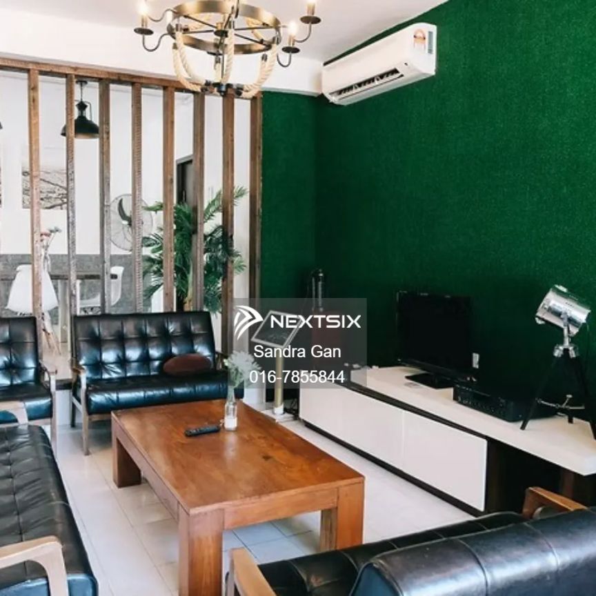 Double Storey Bungalow @ Bukit Kempas - Photo 1