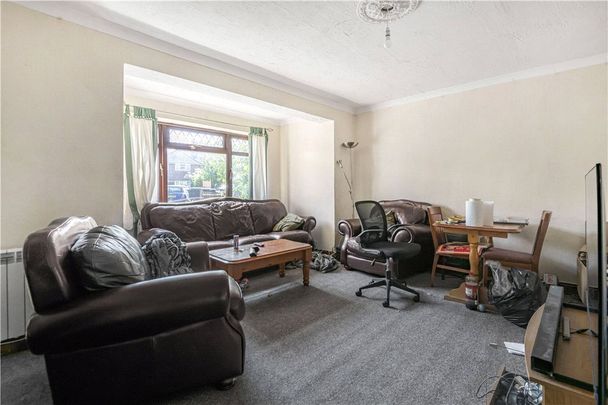 Kingsley Avenue, Englefield Green, Surrey, TW20 0PT - Photo 1