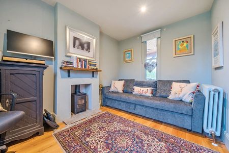 4 bedroom detached house to rent - Photo 2