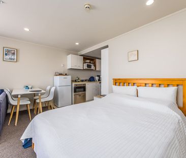 Central City Studio - Fully Furnished & Ready to Move In! - Photo 5