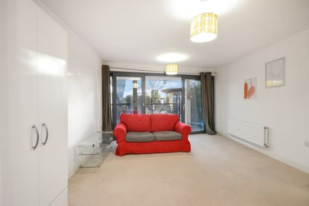 Surrey Quays Road London SE16 - Photo 2