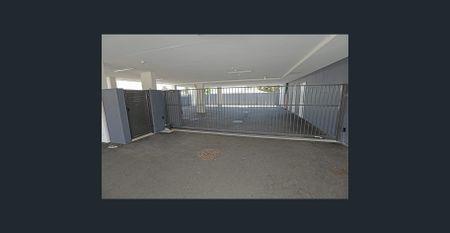 MODERN UNFURNISHED FIRST FLOOR APARTMENT - Photo 2