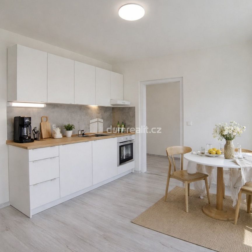 Pronájem bytu 1+1 32 m² - Photo 1