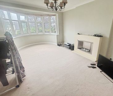 Springfield Gardens, Upminster, RM14 - Photo 1