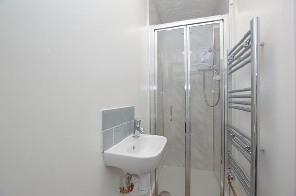 5 bedroom semi-detached house to rent - Photo 1