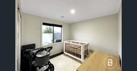 LUXURIOUS FOUR BEDROOM HOME IN POPULAR ALFREDTON - Photo 5