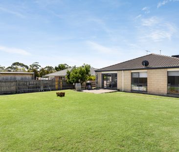 Spacious Four-Bedroom Family Home in Mount Martha - Photo 5