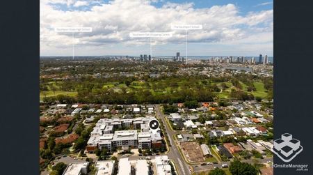 Available 19 December - Photo 2