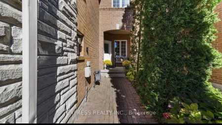 For Lease - 40 Firwood Drive, Richmond Hill, Ontario - Photo 3