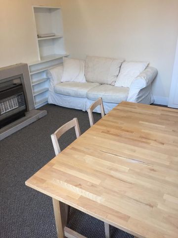 3 bedroom flat to rent - Photo 4