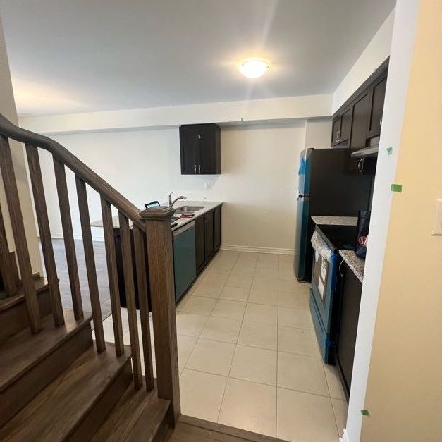 For Lease - 3327 Thunderbird Promenade, Pickering, Ontario - Photo 1