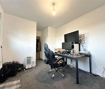 2 bedroom semi-detached house to rent - Photo 6