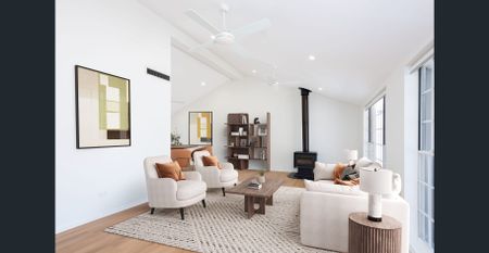 MODERN WATERFRONT ENTERTAINER WITH SKYLINE VIEWS IN BENOWA WATERS - Photo 5