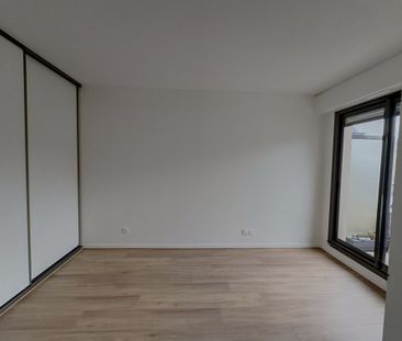 2 pièces, dernier étage avec balcon, cave et place de parking en so... - Photo 4