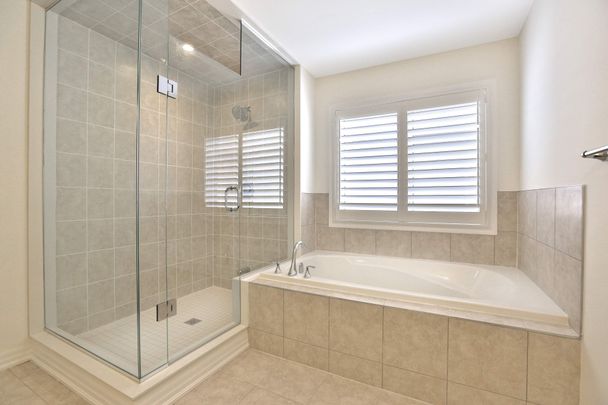 For Lease - 156 Beaveridge Avenue, Oakville, Ontario - Photo 1