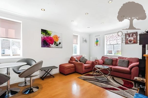 2 bed flat to rent in Hurworth Avenue, Langley, SL3 - Photo 1