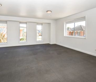 Low-Maintenance Living Made Easy - Photo 5