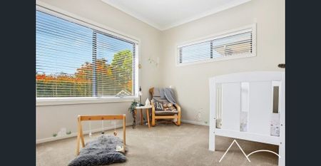 Spacious Four Bedroom Home! - Photo 5