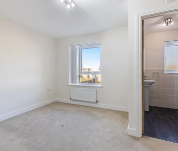 3 bedroom semi-detached house to rent - Photo 4