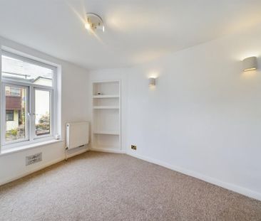 1 bedroom mews to rent - Photo 3