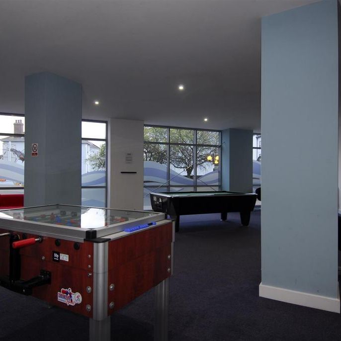 8 bedroom apartment to rent - Photo 1