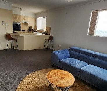 Beautiful Views in Runaway Bay - Photo 1