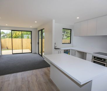 Modern and Central - Photo 3