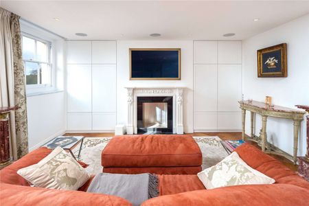 Spacious one bedroom apartment with a direct views into Regents Park - Photo 4