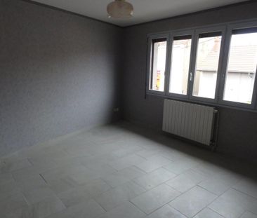 Location Appartement 4 pièces 111m² LE CREUSOT 71200 - Photo 3