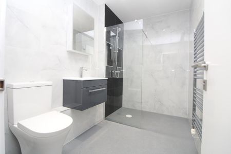 2 bedroom maisonette to rent - Photo 2