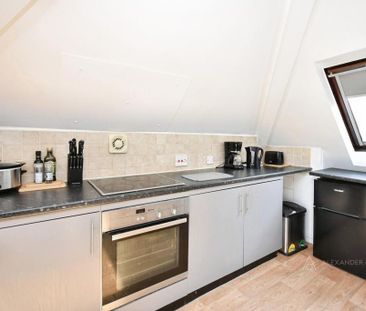 3 bedroom flat to rent - Photo 6