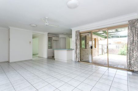 27 Leopard Tree Crescent, Sinnamon Park QLD 4073 - House For Rent | Domain - Photo 4