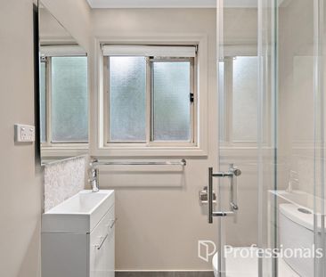 MODERN TOWNHOUSE LIVING IN THE HEART OF MOUNT EVELYN - Photo 6