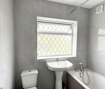 3 bedroom semi-detached house to rent - Photo 6