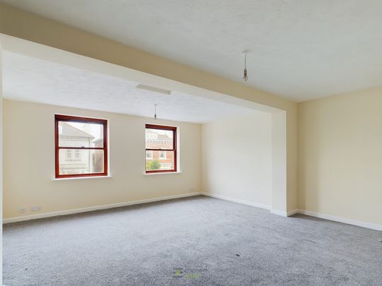 Victoria Road South, Farriers Court, PO5 - Photo 1