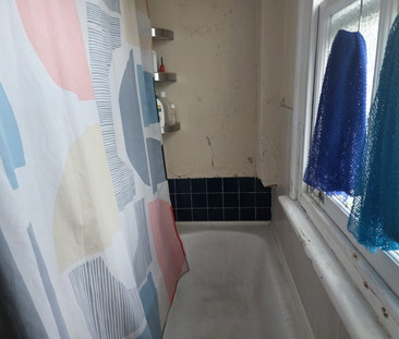 1 bedroom in a flat share to rent - Photo 6