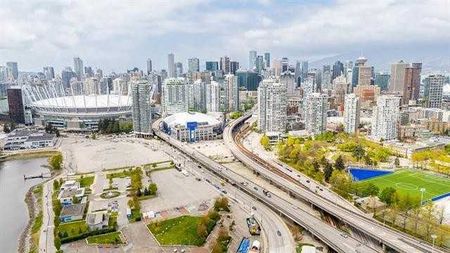 919 Station Street condo — Vancouver, BC (2-Bedroom) - 2 Bedroom - Photo 2