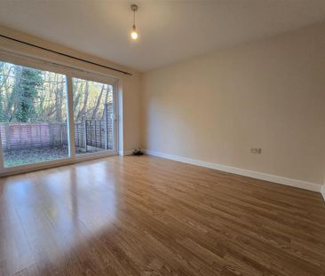 2 bedroom end of terrace house to rent - Photo 1