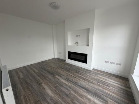 19 Blackrock Crescent, Newtownabbey, BT36 4AY - Photo 2