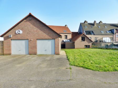 Ruime woning met 3 slpk. en garages in Meldert. - Photo 3