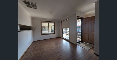 Large Tidy 2 Bedroom Home - Photo 5