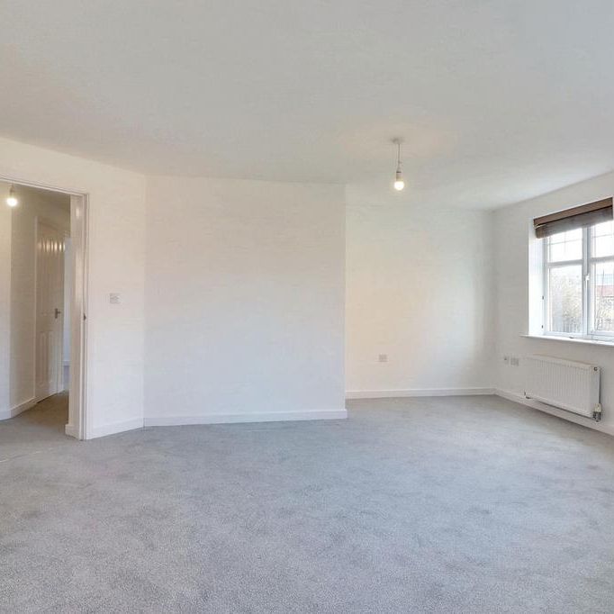 2 bedroom ground floor flat to rent - Photo 1
