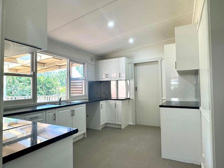 16 Torrs Street, 2153, Baulkham Hills Nsw - Photo 3