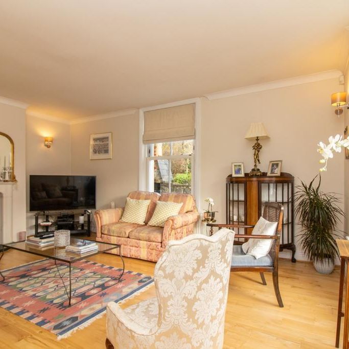 5 bedroom detached house to rent - Photo 1