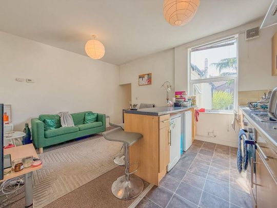 3 bedroom maisonette to rent - Photo 1