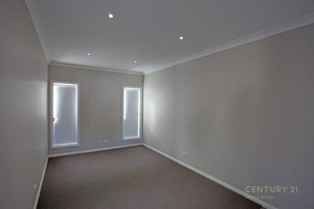 Modern Family Home - Photo 2