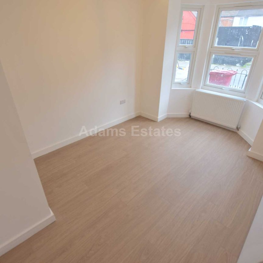 Price £1,275 pcm - Under Offer - Photo 1