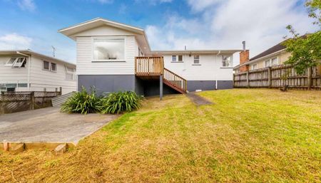 4 Bedroom Family Home in Beach Haven - Photo 4