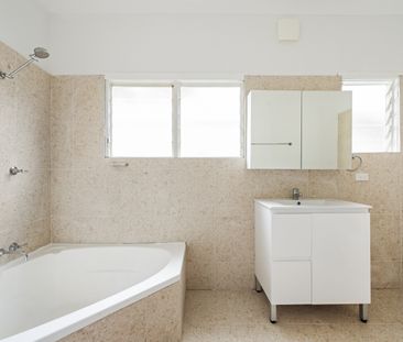 12 Alexander Road, Avalon Beach NSW 2107 - House For Rent | Domain - Photo 5