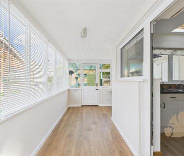 2 bedroom detached bungalow to rent - Photo 4